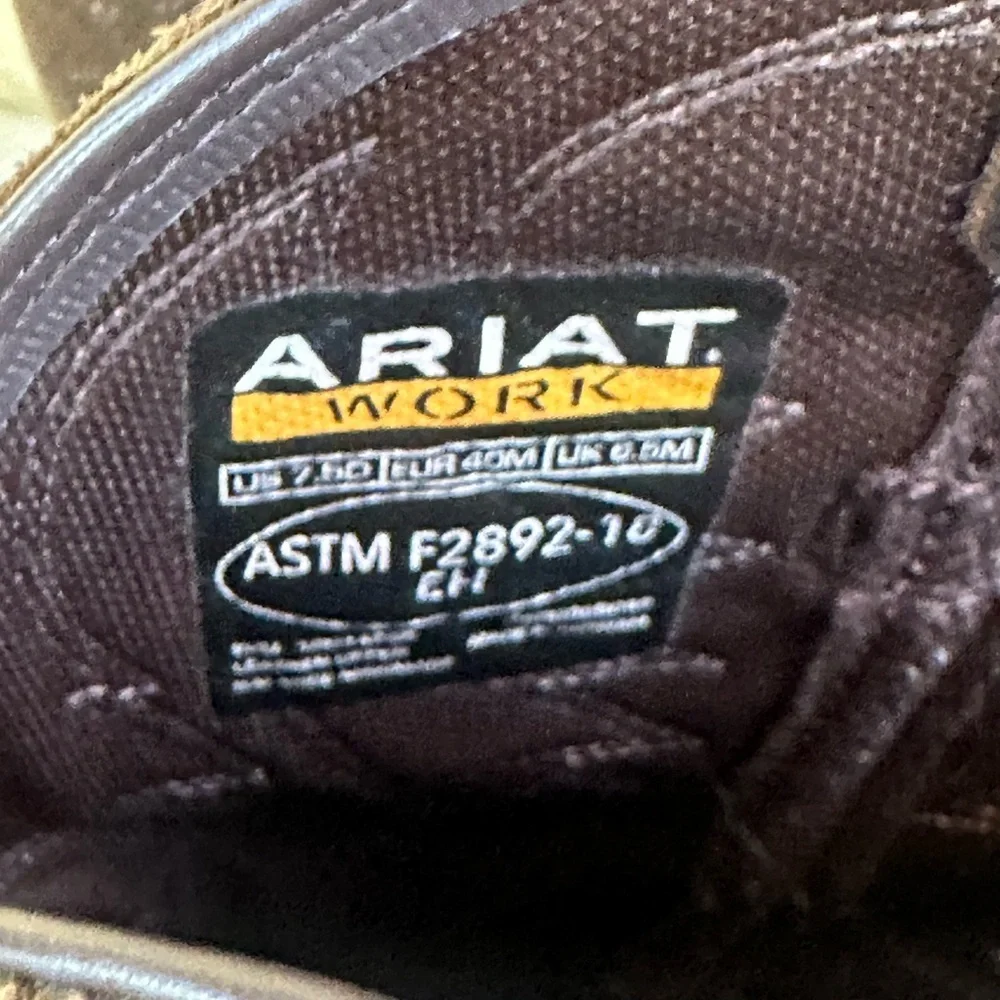 Ariat “Groundbreaker” Pull-On
Work Boots In Distressed Brown Men’s Size 7.5D EUC - Picture 10 of 10